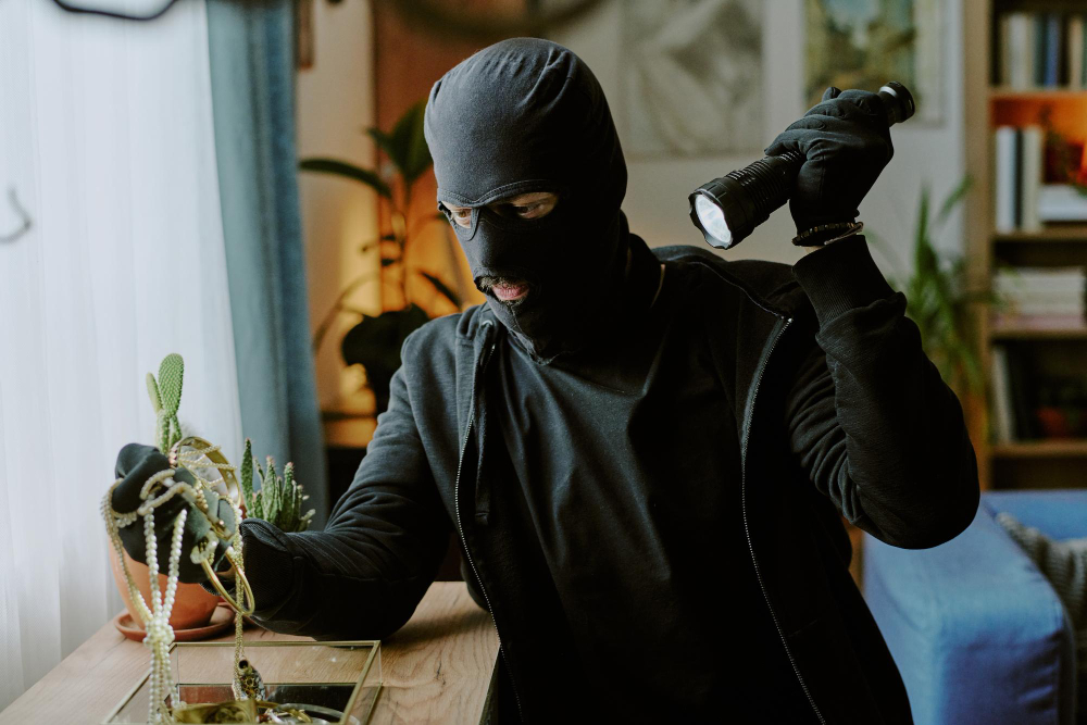 Ramiseto, nipote denunciato per il furto di 4.650 euro