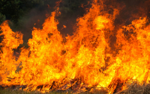 Incendio in un garage, residente di 40 anni in ospedale