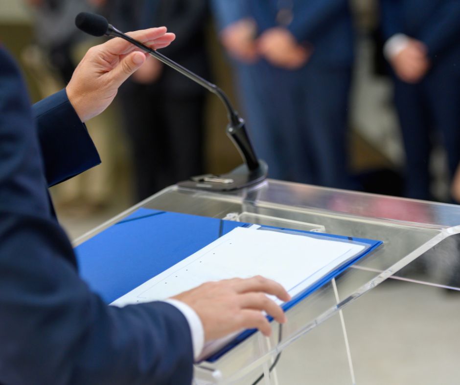 Patuanelli propone prezzi dell’energia su base territoriale