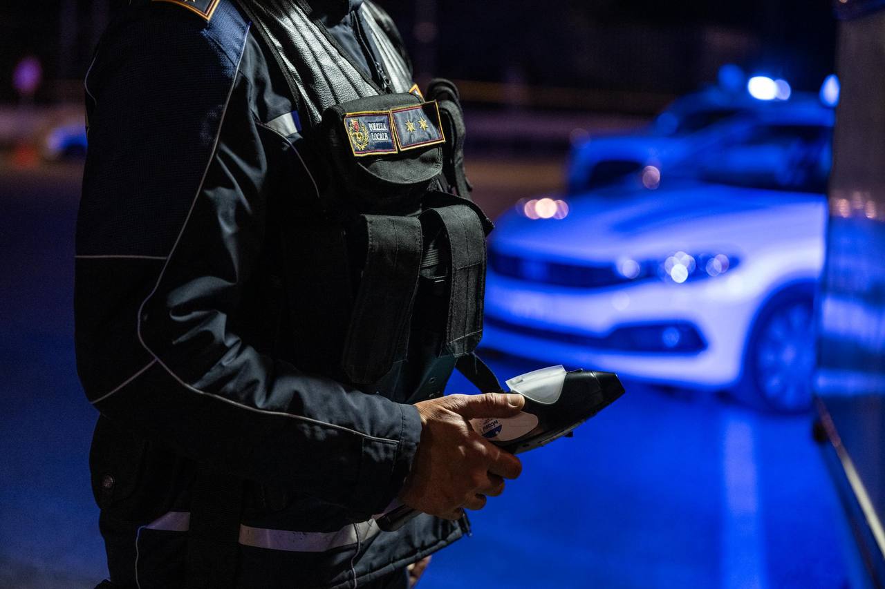 Espulso un 21enne egiziano accusato di furti e rapine