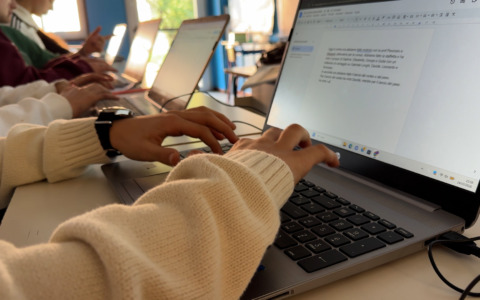 Riaprono le prime scuole primarie con attività ludiche e sportive