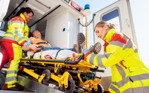 Un’ambulanza per assistere i pazienti fragili nell’Appennino reggiano